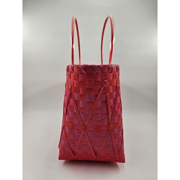 Beautiful pink Tommy Bahama woven basket bag with tassel tote bag NWT - Picture 5 of 8